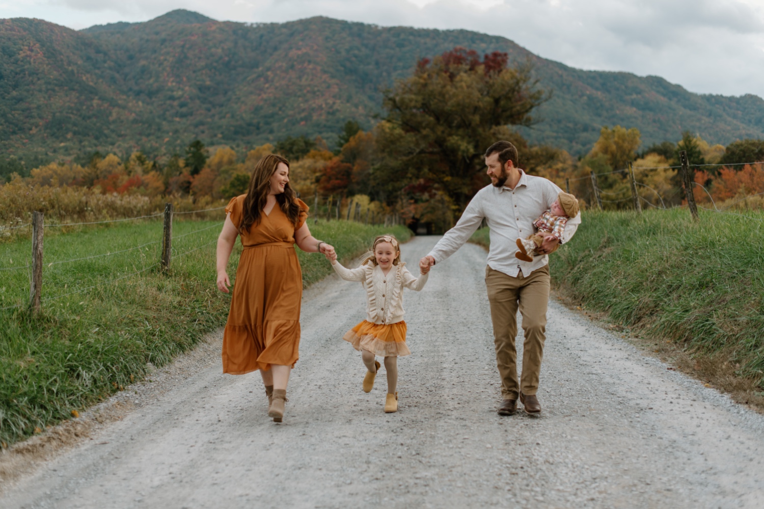 Things To Do https://heavenscabins.icnd-cdn.com/images/thingstodo/02_17727-15.jpg