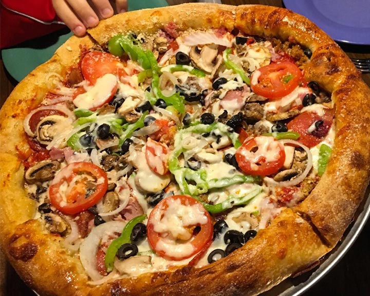 Things To Do https://heavenscabins.icnd-cdn.com/images/thingstodo/Mellow-mushroom.jpg