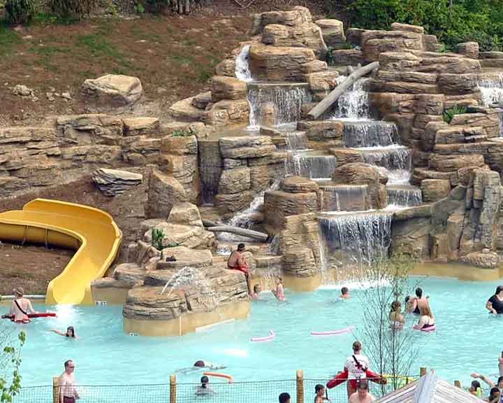Things To Do https://heavenscabins.icnd-cdn.com/images/thingstodo/Splash-country.jpg