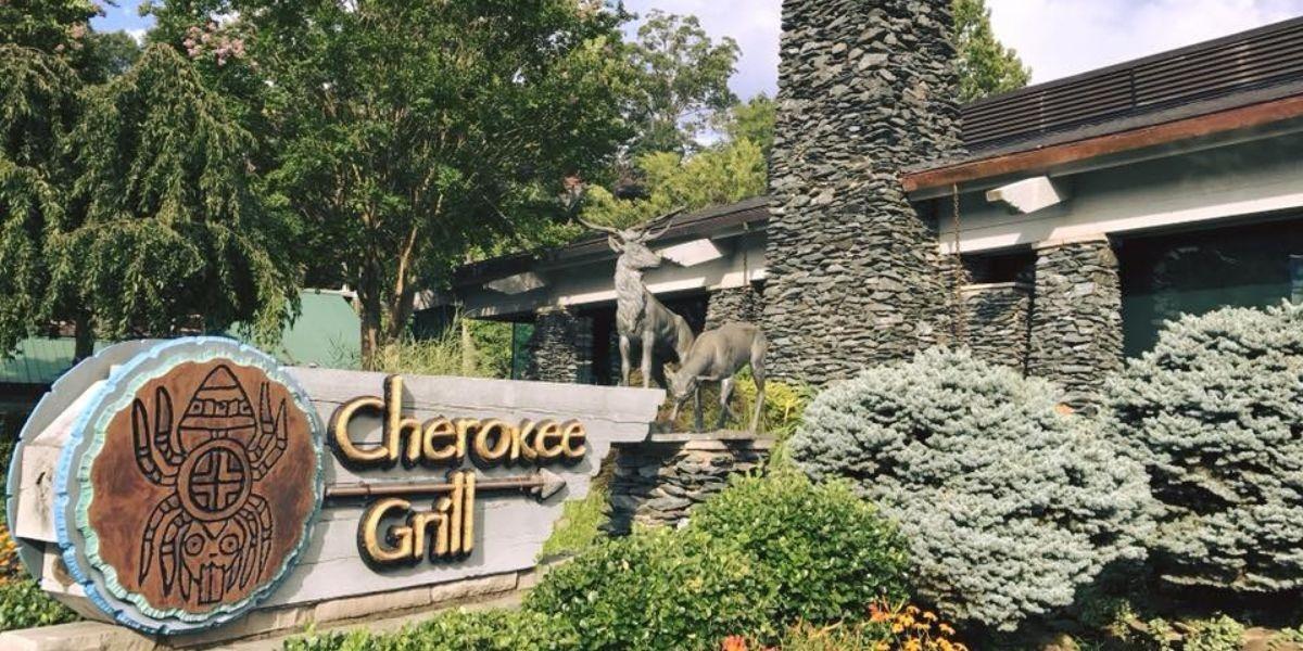 Things To Do https://heavenscabins.icnd-cdn.com/images/thingstodo/cherokee-grill-CDE3B346-61CE-466F-812BD3FB08E2C07C.jpg