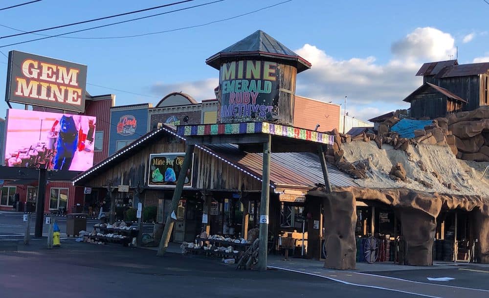 Things To Do https://heavenscabins.icnd-cdn.com/images/thingstodo/gem-mine.jpg